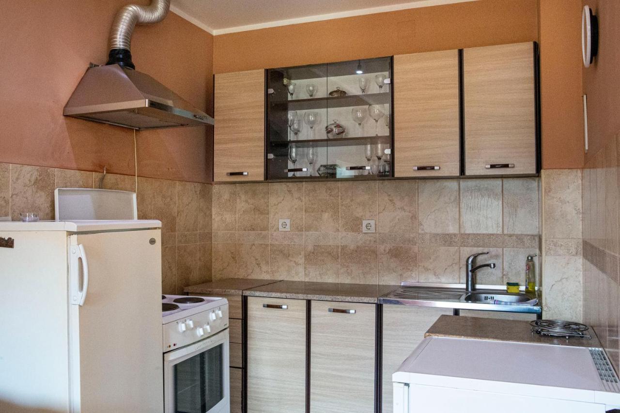 Hidden Oasis In Apartment *