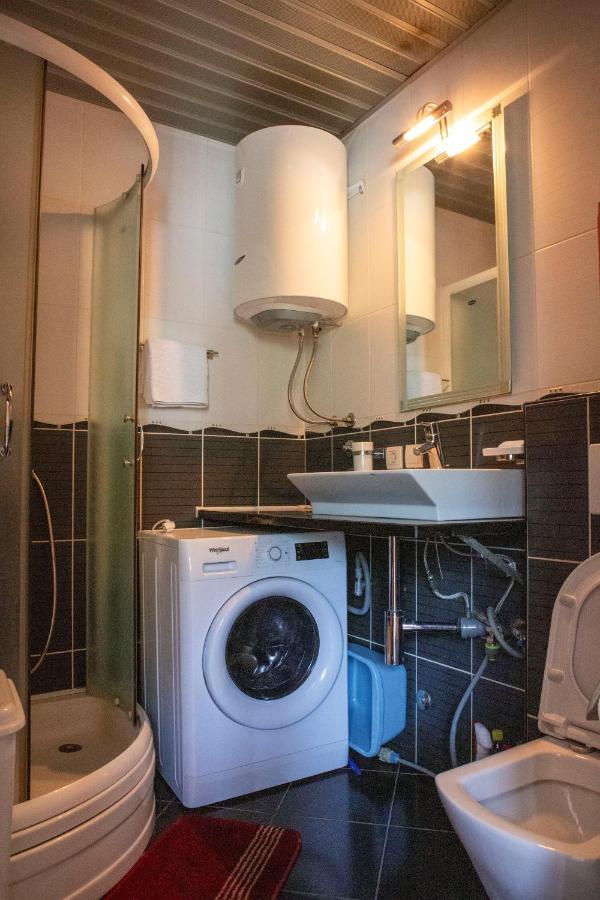 Hidden Oasis In Apartment *